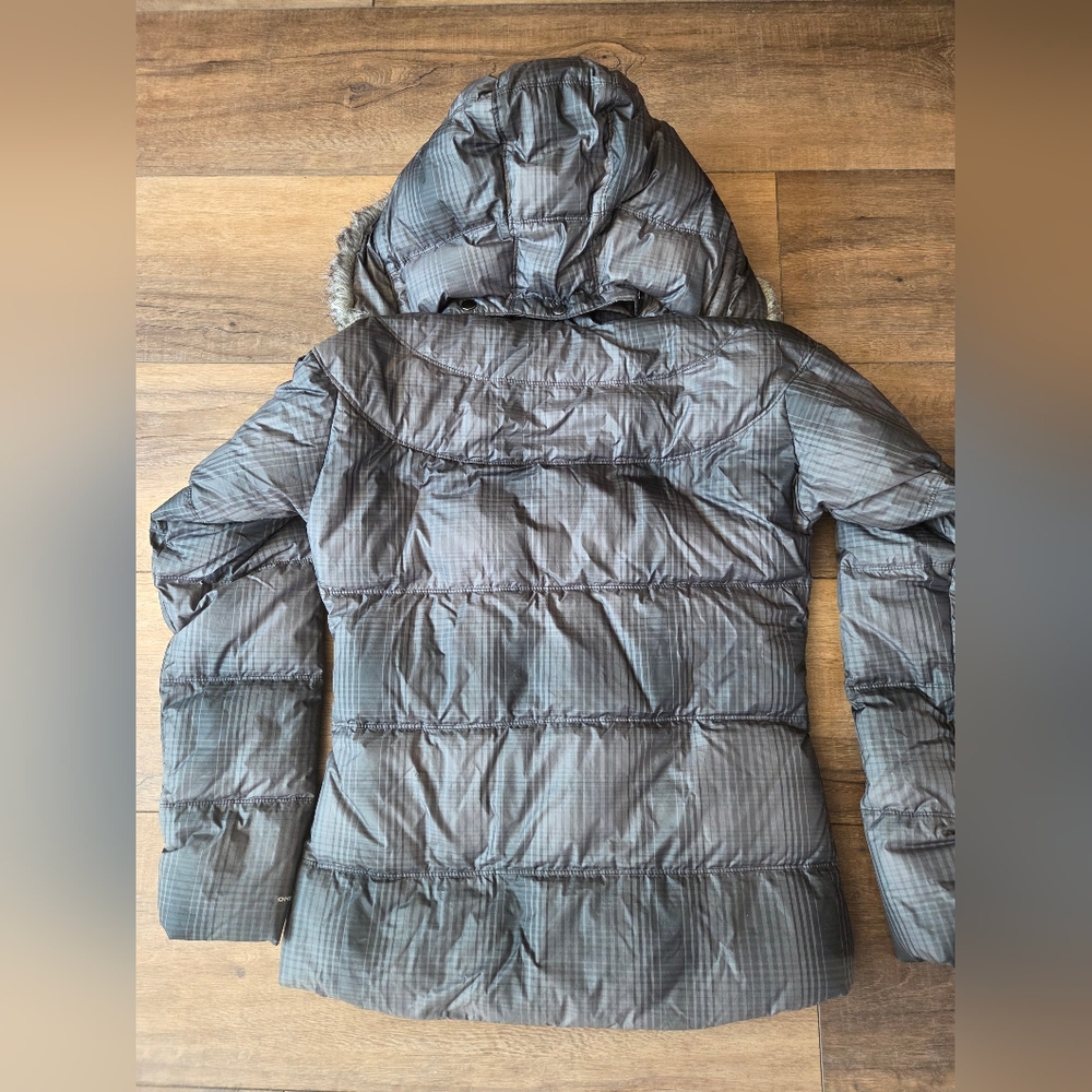 Columbia Women's Gray Plaid Puffer Coat with Removable Faux Fur Trim Hood - Picture 6 of 8